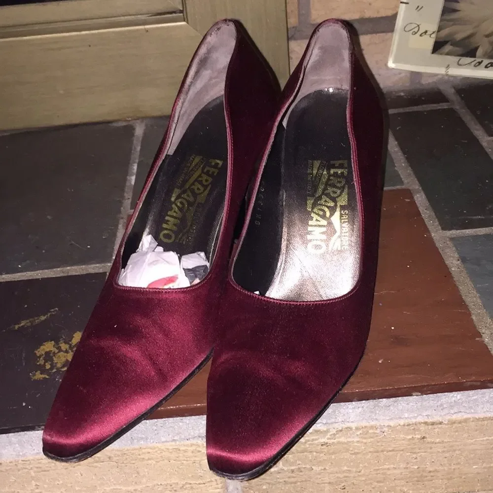 Salvatore Ferragamo Women's Burgundy Satin Heels Pump Size 9 Wedding Luxury Luxe